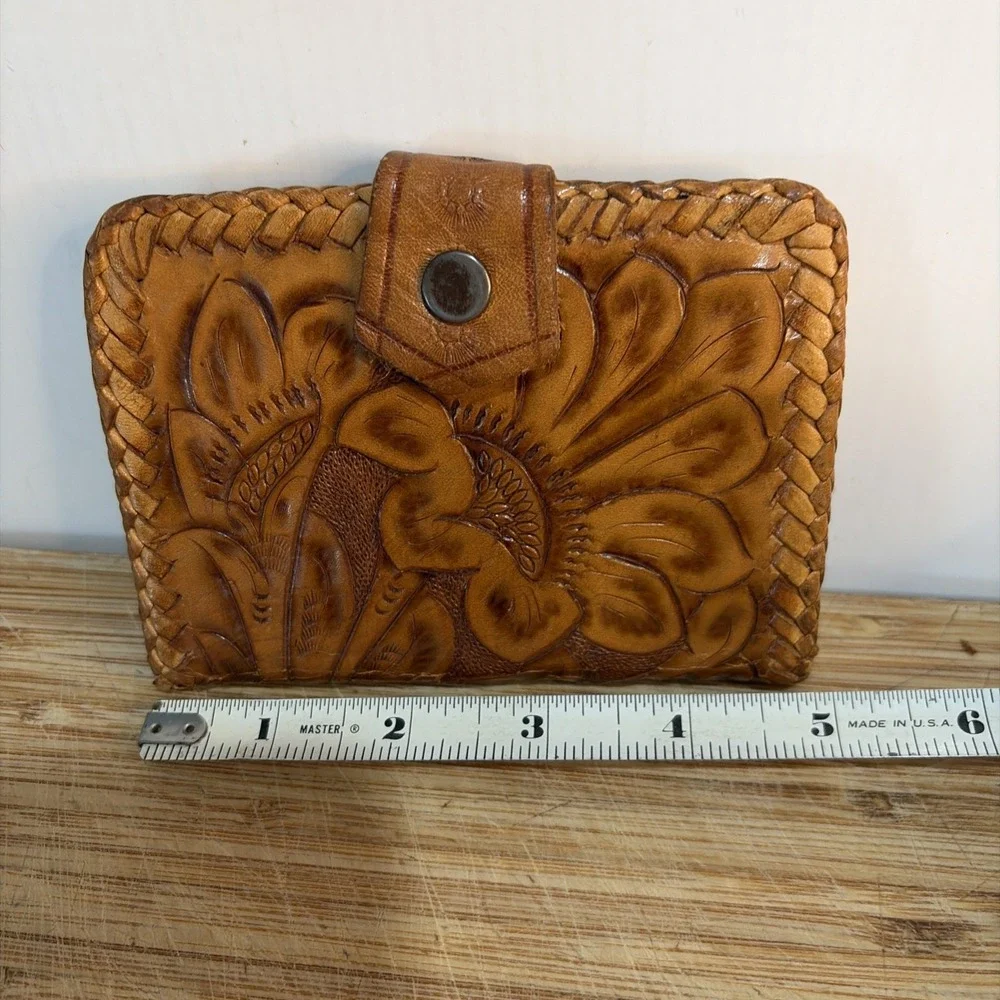 Vtg 1960s - 1970s Hand Tooled Leather Bifold Wallet Western Floral w/ Coin Pouch - Picture 9 of 9